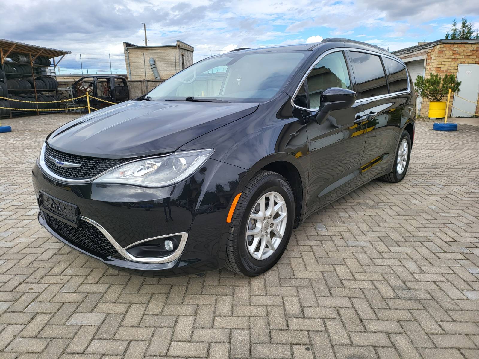 2020 Chrysler Voyager Lxi